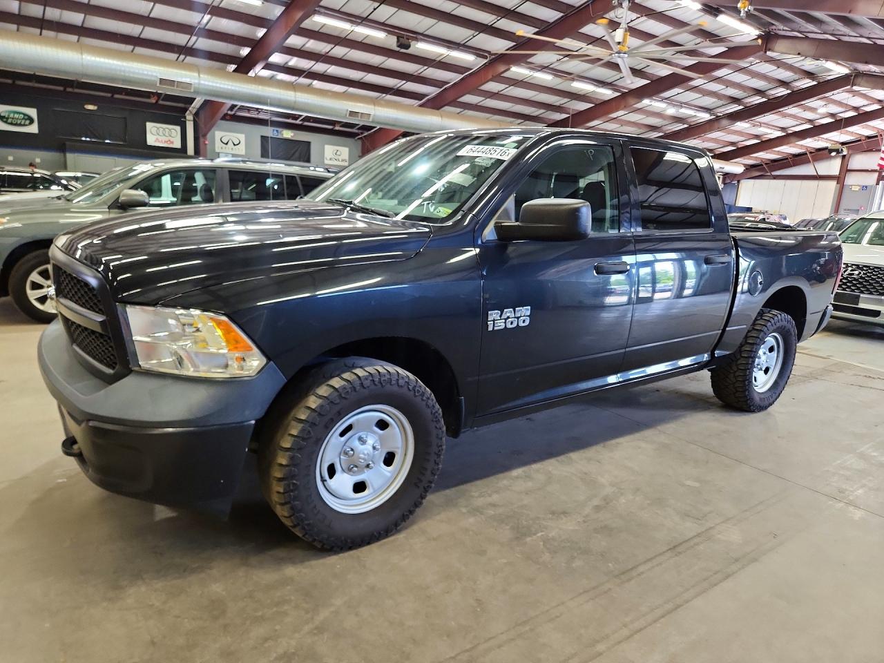 2016 RAM 1500 ST CREW CAB 4X4