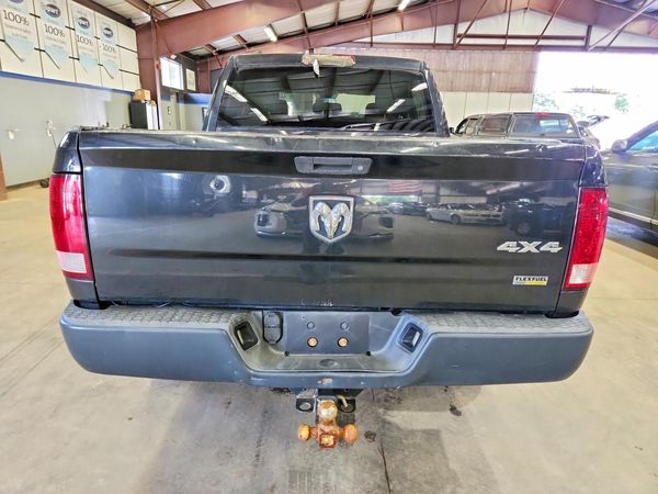 2016 RAM 1500 ST CREW CAB 4X4