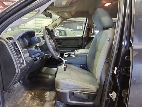 2016 RAM 1500 ST CREW CAB 4X4