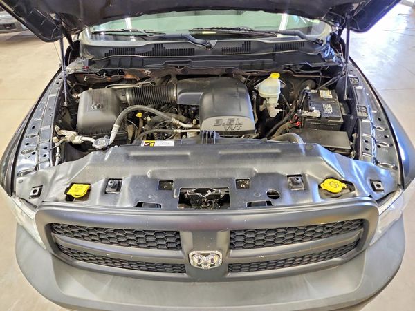 2016 RAM 1500 ST CREW CAB 4X4