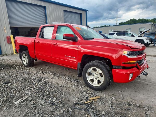 2017 CHEVROLET SILVERADO LT