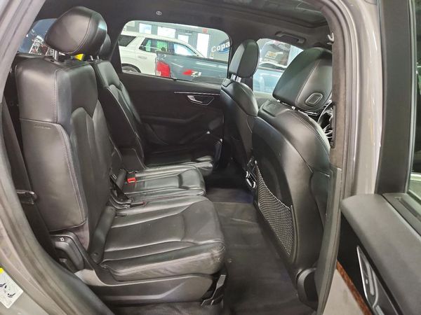 2018 AUDI Q7 quattro Prestige