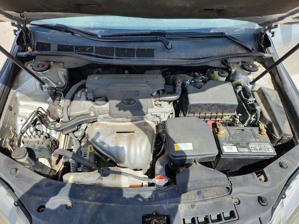 2016 TOYOTA CAMRY — Engine bay