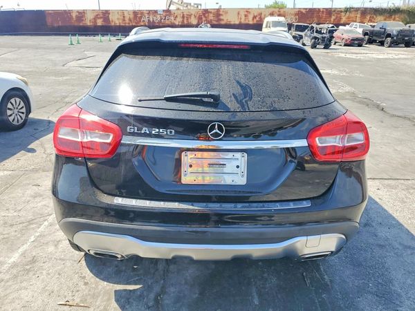 2018 MERCEDES-BENZ GLA GLA250