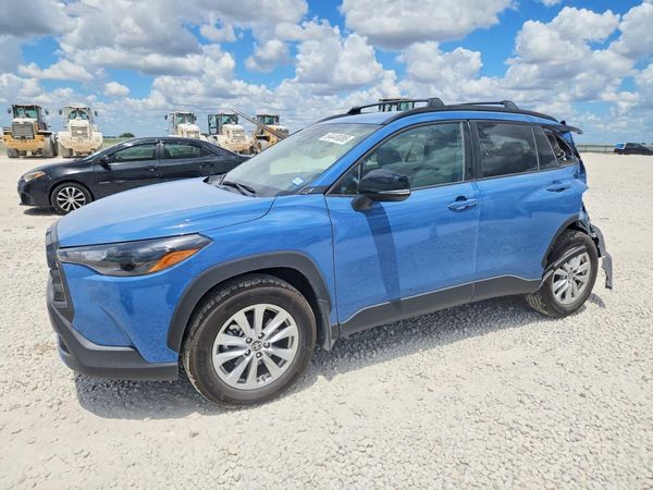 2026 TOYOTA COROLLA CROSS LE