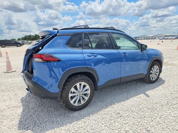 2026 TOYOTA COROLLA CROSS LE
