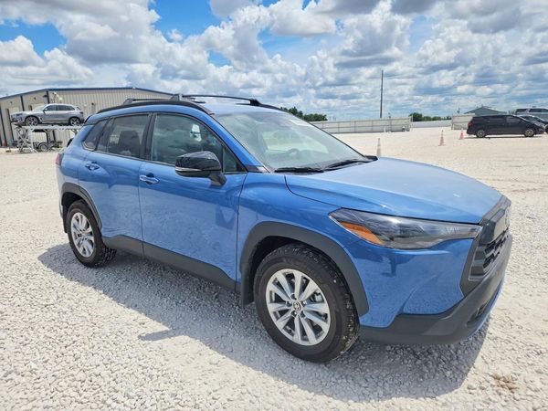 2026 TOYOTA COROLLA CROSS LE