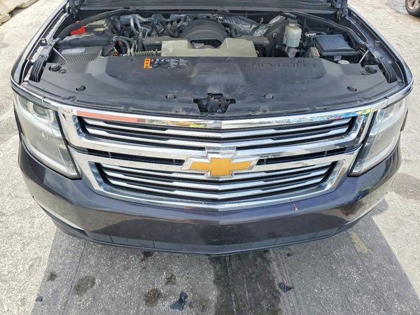 2017 CHEVROLET SUBURBAN Premier — Engine bay