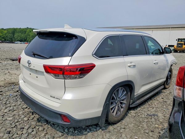 2019 TOYOTA HIGHLANDER SE/XLE