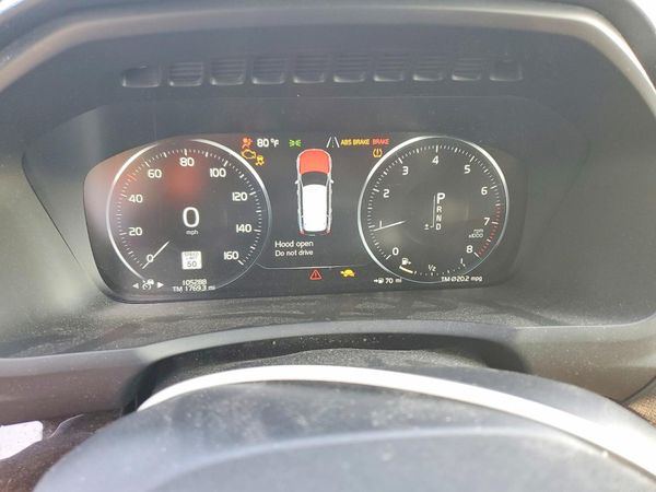 2019 VOLVO XC90 Momentum