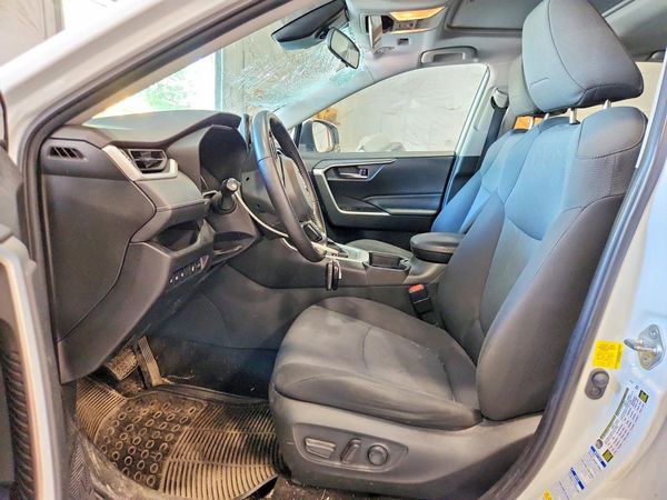 2019 TOYOTA RAV4 XLE / XLE Premium 4WD