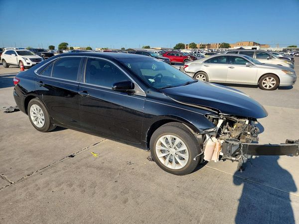 2016 TOYOTA CAMRY — Passenger 3/4
