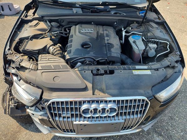 2013 AUDI A4 quattro Premium Plus — Engine bay