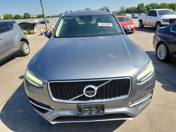 2017 VOLVO XC90 Momentum