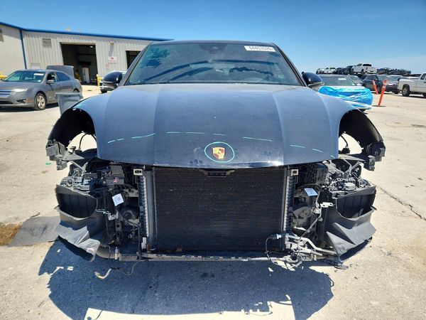 2020 PORSCHE CAYENNE