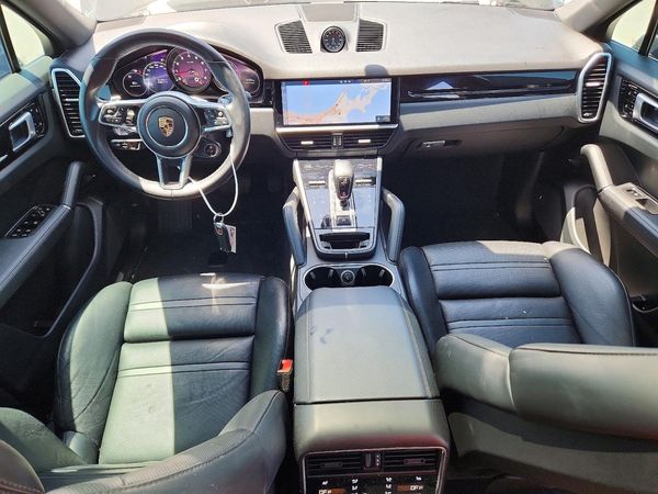 2020 PORSCHE CAYENNE
