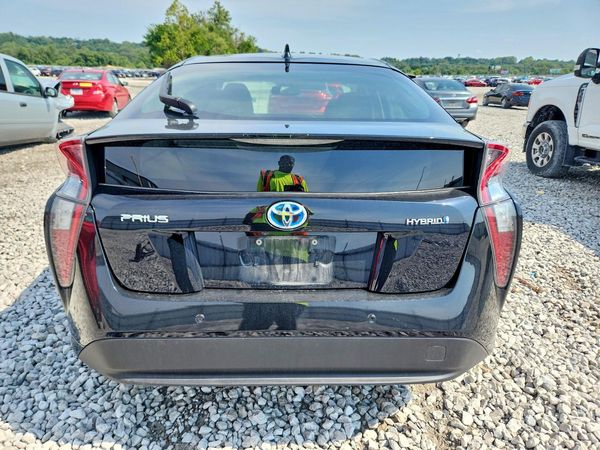 2017 TOYOTA PRIUS
