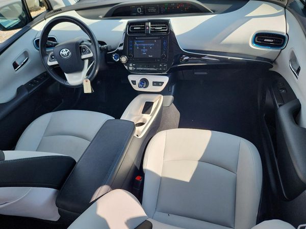 2017 TOYOTA PRIUS