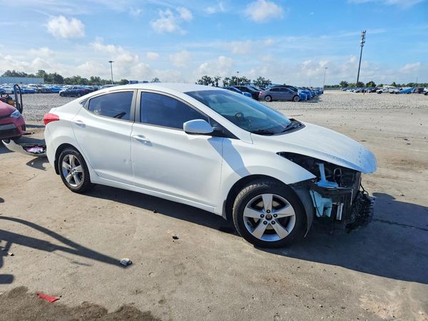 2013 HYUNDAI ELANTRA