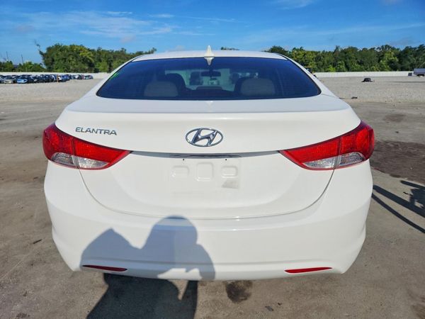 2013 HYUNDAI ELANTRA