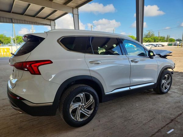 2022 HYUNDAI SANTA FE SEL w/ Premium Pkg
