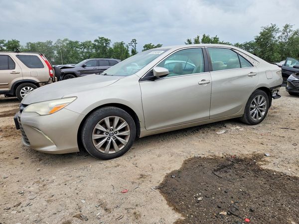 2016 TOYOTA CAMRY