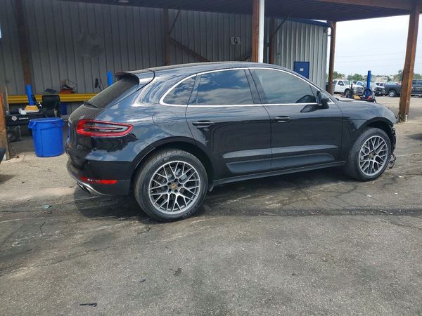 2015 PORSCHE MACAN