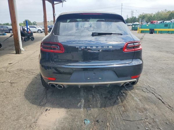 2015 PORSCHE MACAN