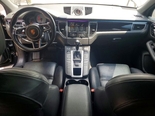2015 PORSCHE MACAN