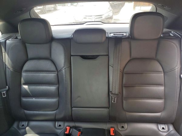 2015 PORSCHE MACAN