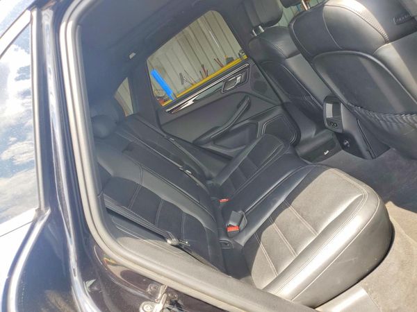 2015 PORSCHE MACAN