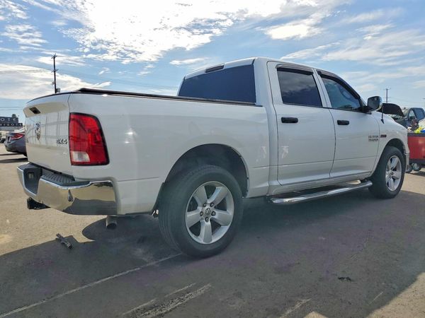 2015 RAM 1500 ST