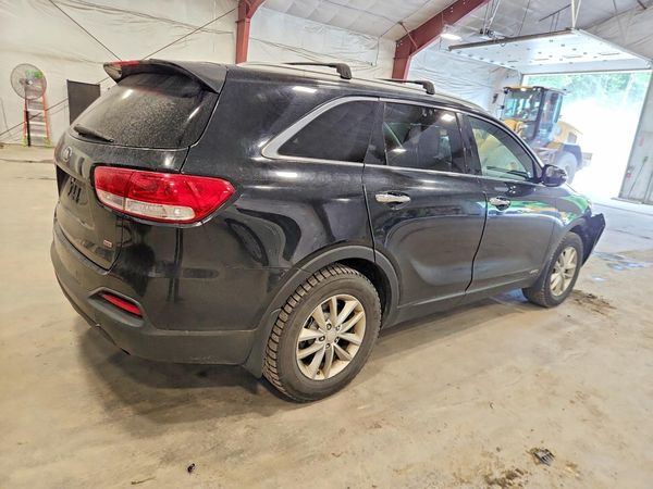 2016 KIA SORENTO L / LX
