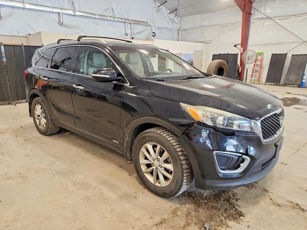 2016 KIA SORENTO L / LX