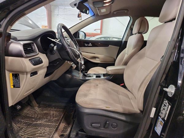 2016 KIA SORENTO L / LX