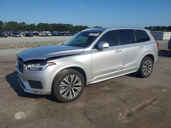 2021 VOLVO XC90 Momentum