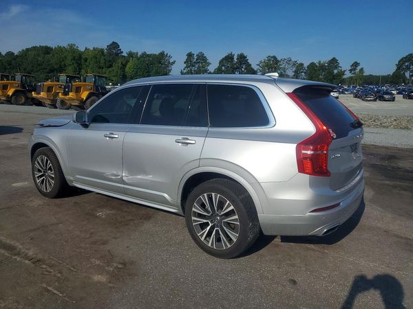 2021 VOLVO XC90 Momentum