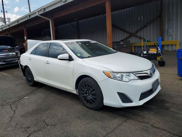 2012 TOYOTA CAMRY
