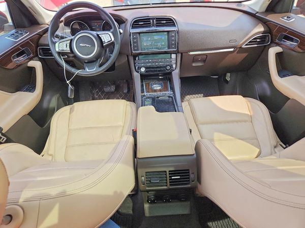 2018 JAGUAR F-PACE Prestige — CKPT
