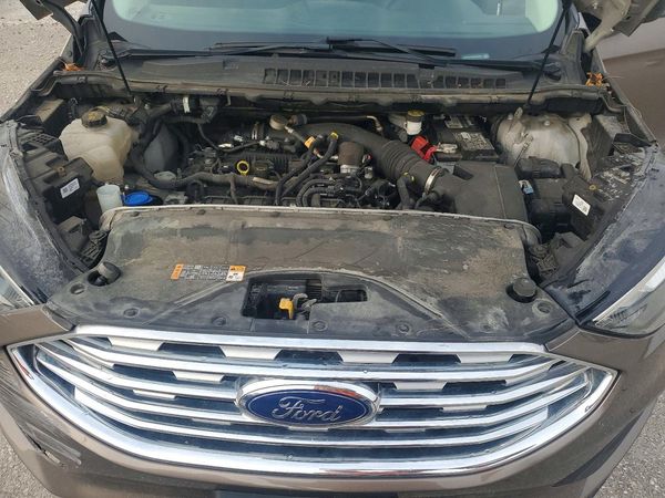 2019 FORD EDGE SE — Engine bay