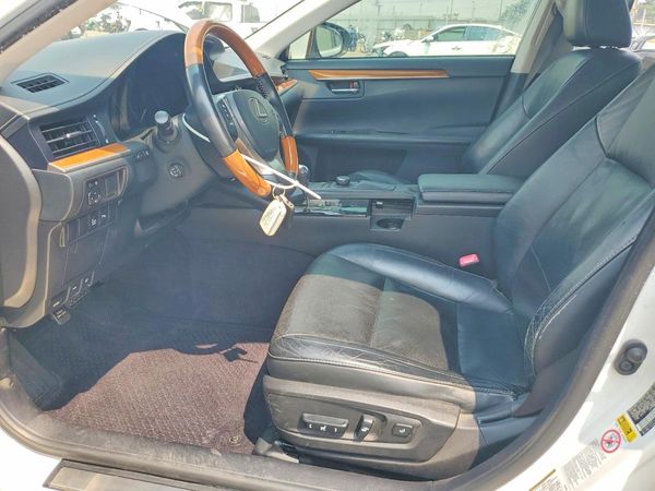 2014 LEXUS ES 300h