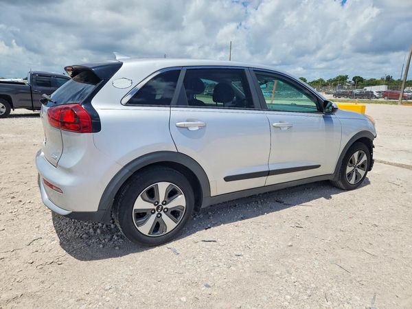 2017 KIA NIRO