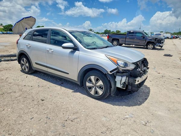 2017 KIA NIRO