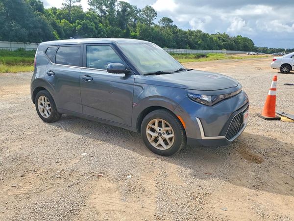2023 KIA SOUL LX, S