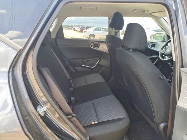 2023 KIA SOUL LX, S