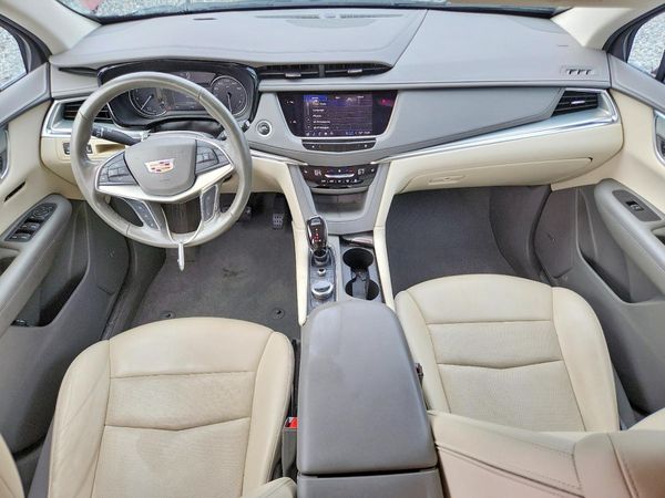 2022 CADILLAC XT5