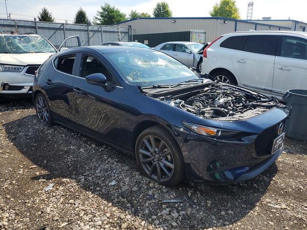 2023 MAZDA 3 Preferred Package — Passenger 3/4
