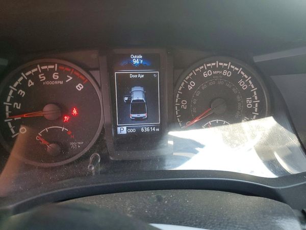 2022 TOYOTA TACOMA SR5