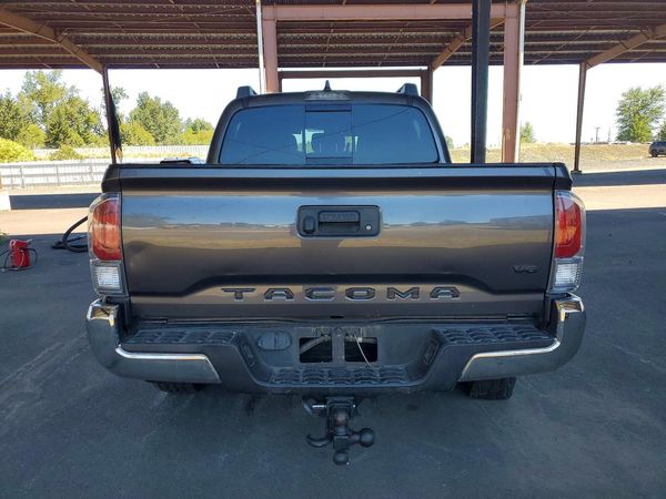 2022 TOYOTA TACOMA SR5