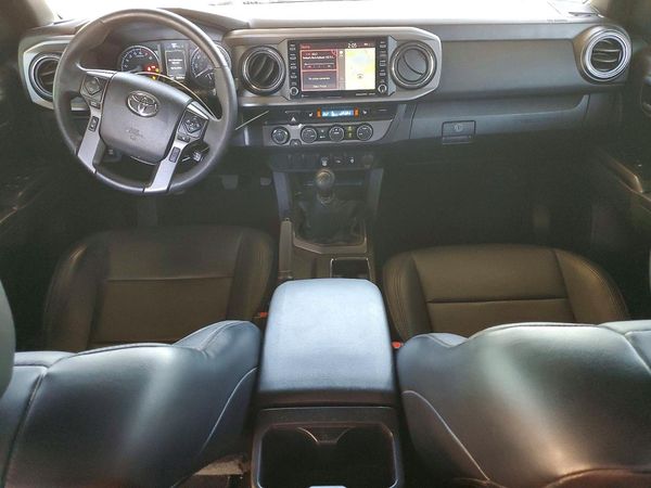 2022 TOYOTA TACOMA SR5
